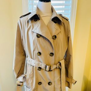 London Fog fully lined with 100%wool rain coat